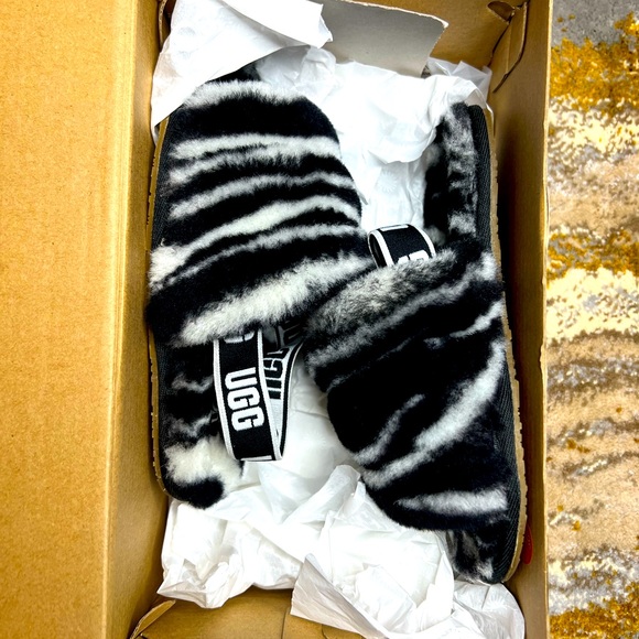 UGG T FLUFF YEAH SLIDE ZEBRA - Picture 6 of 6